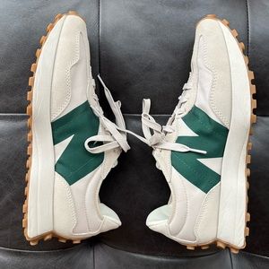 New Balance 327 Timberwolf Nightwatch Green